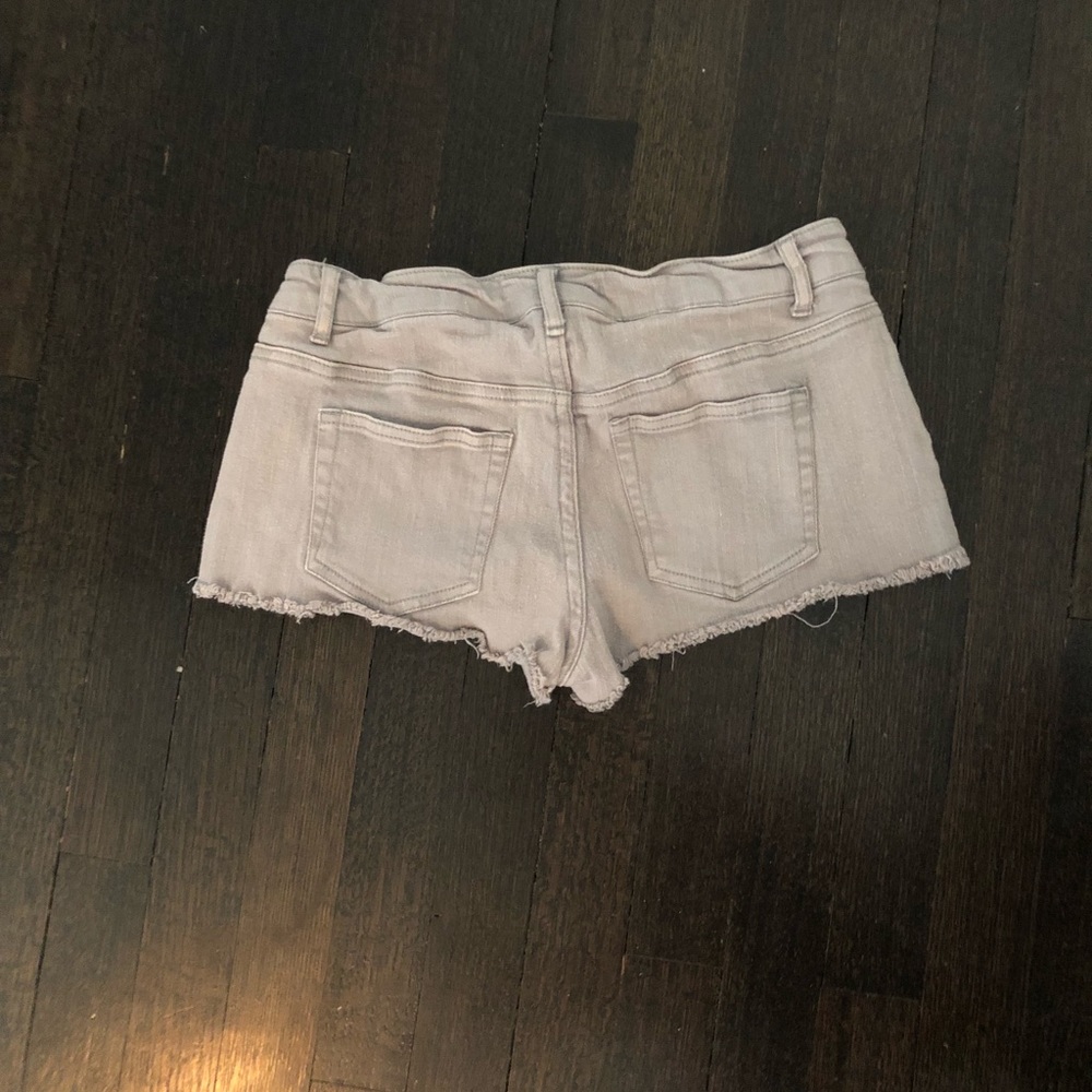Super cute super short jean shorts in sand
